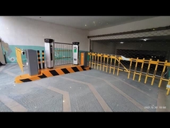 brama barierowa DZ-830 z ramieniem ogrodzenia